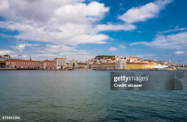 comercio square, lisbon. - río tajo fotografías e imágenes de stock