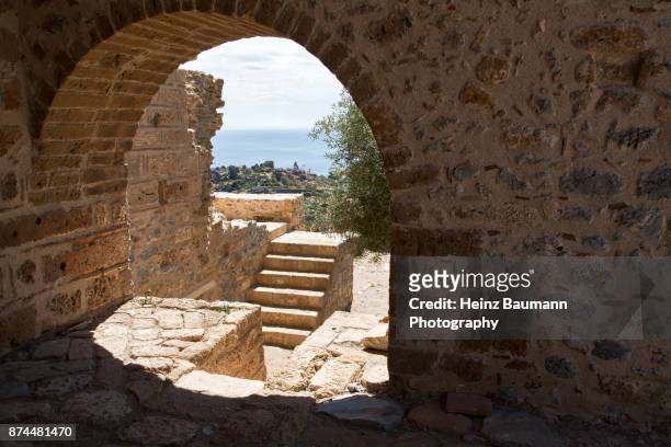 ruins near the byzantine church of agia sophia, monemvasia, peloponnese, greece - heinz baumann photography stock pictures, royalty-free photos & images