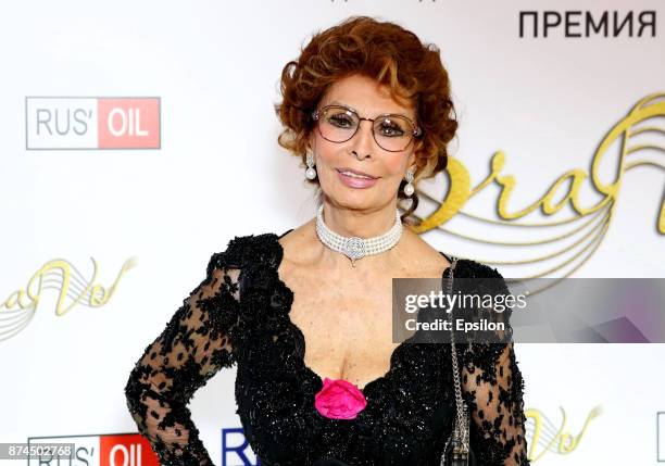 Italian actress Sophia Loren attends the BraVo international professional musical awards at "Europeisky" halll on November 14, 2017 in Moscow, Russia.