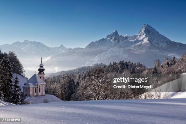 kirche maria gern mit watzmann im winter, berchtesgadener land, bayern, deutschland - bayerischer wald stock-fotos und bilder