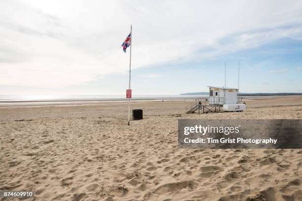 camber sands, as sussex, uk - beach rescue aerial stock-fotos und bilder