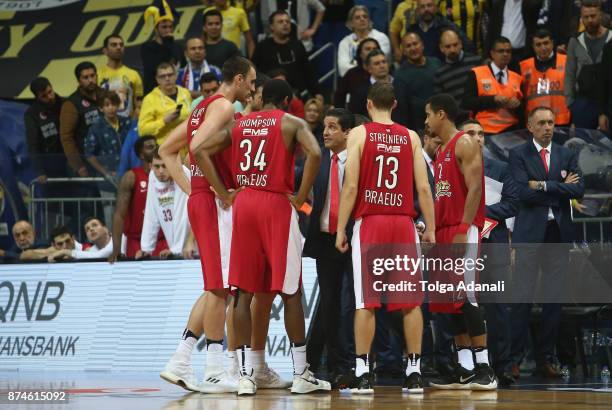 Ioannis Sfairopoulos, Head Coach of Olympiacos Piraeus and Olympiacos Piraeus bench 2017/2018 Turkish Airlines EuroLeague Regular Season Round 7 game...