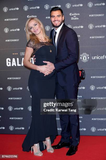 Eliana Guercio and Sergio Romero attend the United for Unicef Gala Dinner at Old Trafford on November 15, 2017 in Manchester, England.