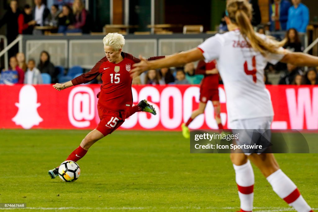 SOCCER: NOV 12 Women's - Canada v USA