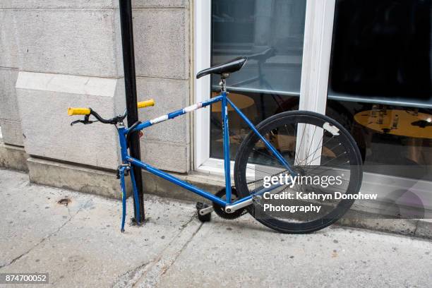 bike with missing front wheel - undone stock pictures, royalty-free photos & images