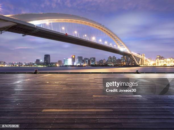 shanghai bund famous bridge,china - east asia, - riverbank stock-fotos und bilder