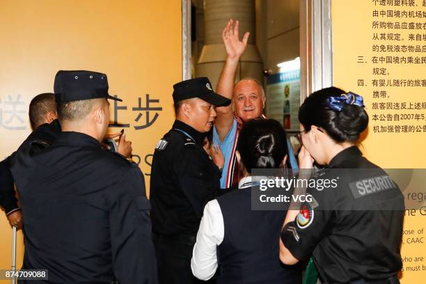 Fans see Luiz Felipe Scolari off at airport on November 15, 2017 in Guangzhou, Guangdong Province of China. Luiz Felipe Scolari quitted Guangzhou...