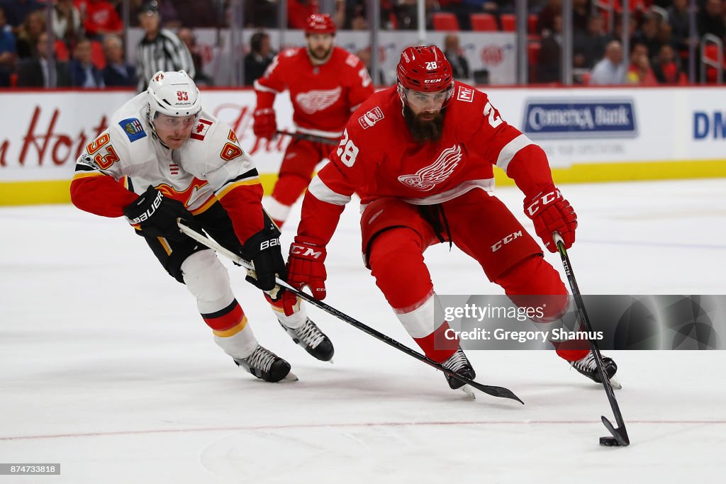 Calgary Flames v Detroit Red Wings