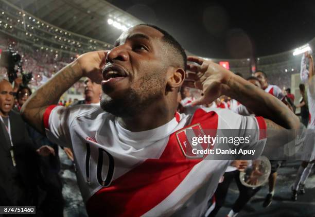 Jefferson Farfan of Peru celebrates the qualification after the second leg match between Peru and New Zealand as part of the 2018 FIFA World Cup...