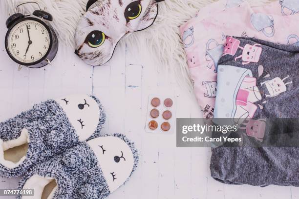 sleep concept with accessories on color background - nightwear stock pictures, royalty-free photos & images