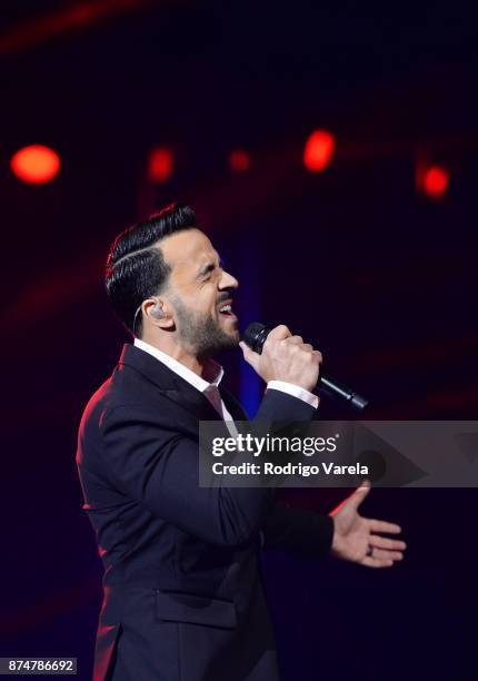 Luis Fonsi performs onstage during the 2017 Person of the Year Gala honoring Alejandro Sanz at the Mandalay Bay Convention Center on November 15,...