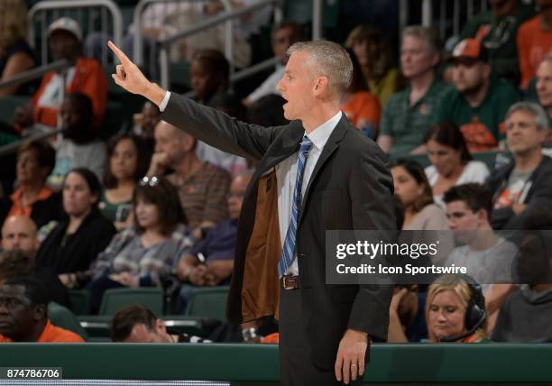 Tim Craft 313 Coach Tim Lewis Stock Photos, High-Res Pictures, and Images - Getty ...
