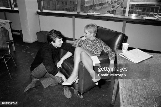 The cast of 'Coronation Street' on set. Philip Lowrie and Mitzi Rogers in the rehearsal room, 16th April 1968.