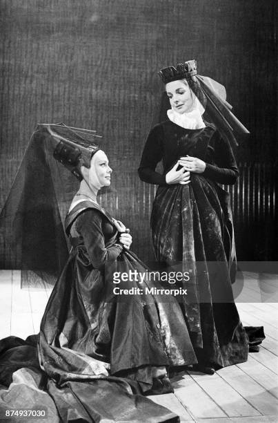 Rehearsals for 'Richard III' at the Royal Shakespeare Theatre, Stratford-upon-Avon. Lady Anne and Queen Elizabeth , 22nd May 1961.