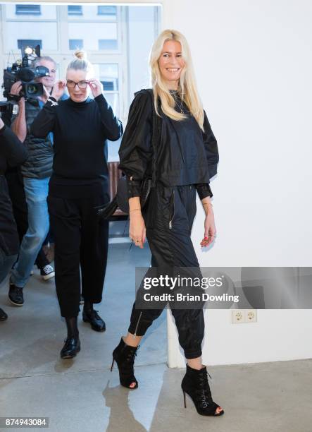 Claudia Schiffer attends her gallery opening and book signing for her book 'Claudia Schiffer' at CWC Gallery on November 16, 2017 in Berlin, Germany.