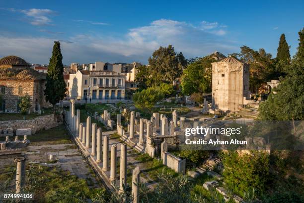 the tower of the winds in athens,greece - oude agora stockfoto's en -beelden