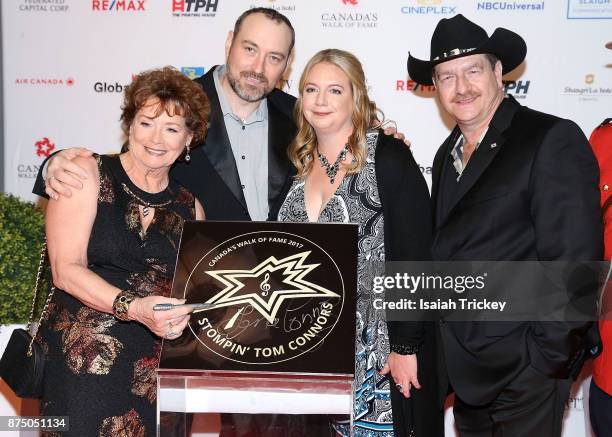 Stompin Cod 333 Connors Family Stock Photos, High-Res Pictures, and Images - Getty ...