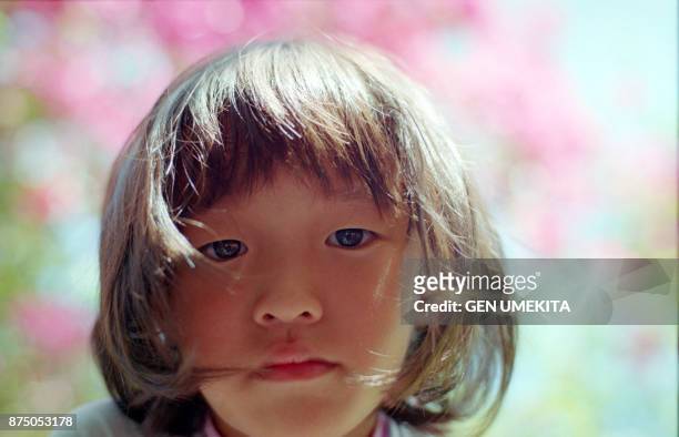 japanese girl portrait - 若い カワイイ 女の子 日本人 ストックフォトと画像