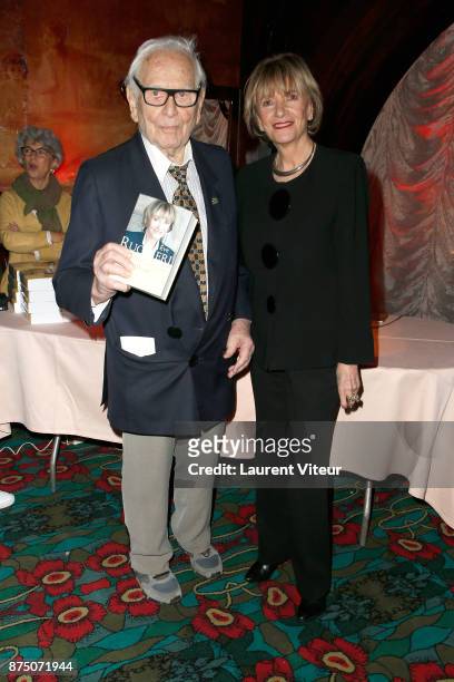 Pierre Cardin and Eve Ruggieri attend Eve Ruggieri signing copies of her book "Dictionnaire Amoureux de Mozart" at Maxim's on November 16, 2017 in...