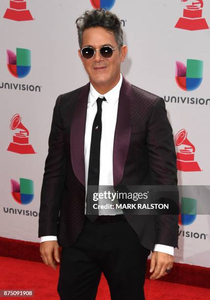 Spanish singer Alejandro Sanz arrives for the 18th Annual Latin Grammy Awards in Las Vegas, Nevada, on November 16, 2017. / AFP PHOTO / Mark RALSTON