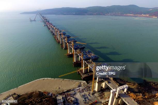 Chinese first cross-channel highway railway bridge Pingtan sea-crossing bridge pile foundation construction finished on 16th November 2017 in...