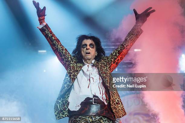 Alice Cooper performs at Wembley Arena on November 16, 2017 in London, England.