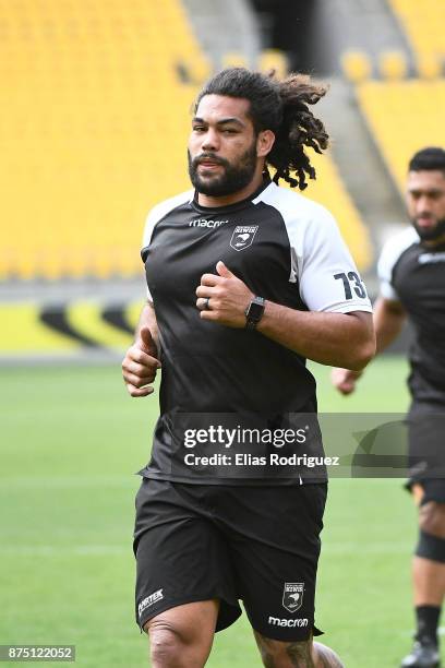 Adam Blair warms up during the New Zealand Kiwis captain's run on November 17, 2017 in Wellington, New Zealand.