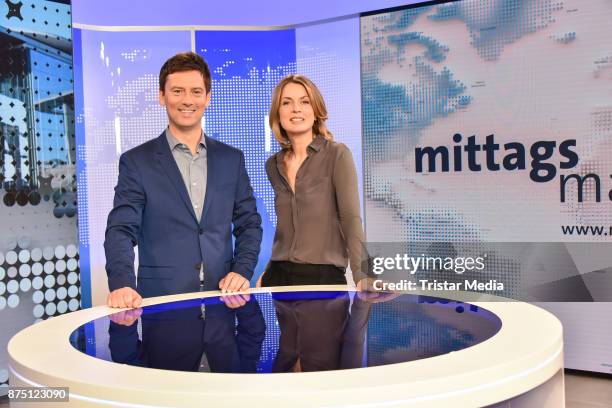 Sascha Hingst and Jessy Wellmer during the 'ARD Mittagsmagazin' photo call on November 16, 2017 in Berlin, Germany.