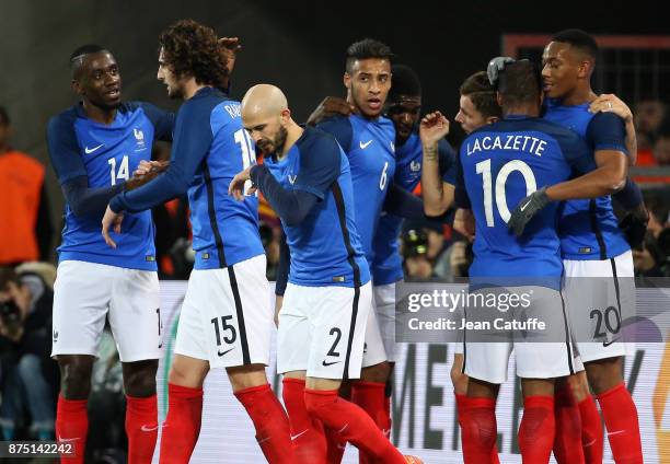 Alexandre Lacazette of France celebrates his goal with Blaise Matuidi, Adrien Rabiot, Christophe Jallet, Corentin Tolisso, Samuel Umtiti, Lucas...