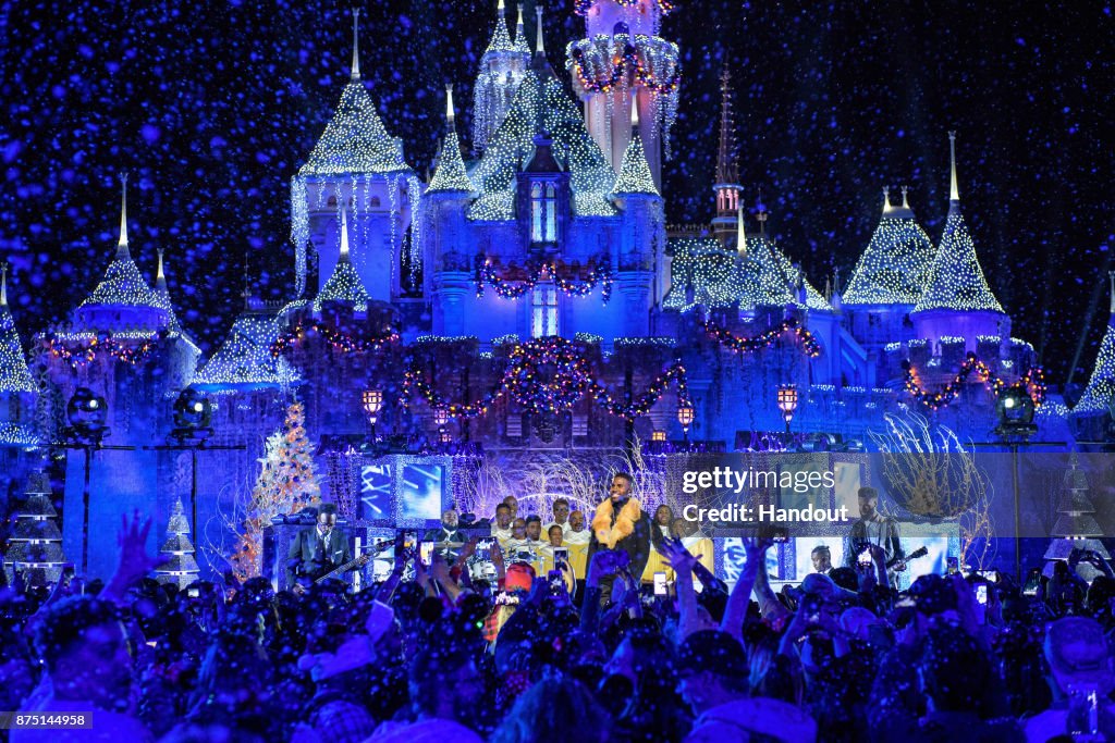 Disney Parks Presents a Disney Channel Holiday Celebration