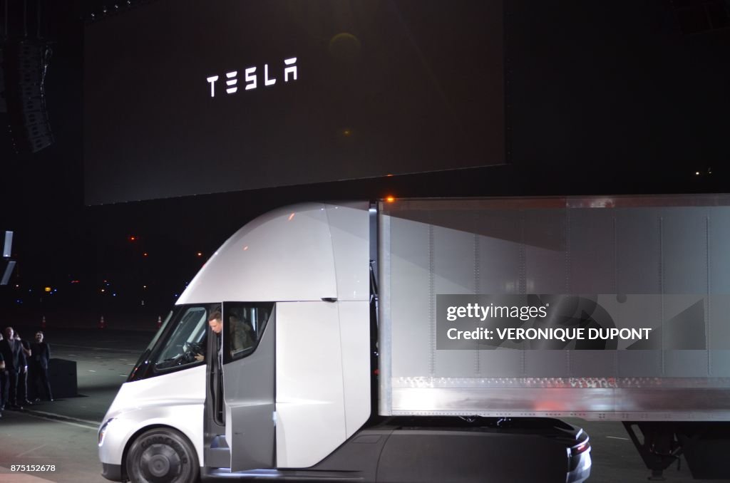 US-ECONOMY-TRANSPORT-TESLA-TRUCK