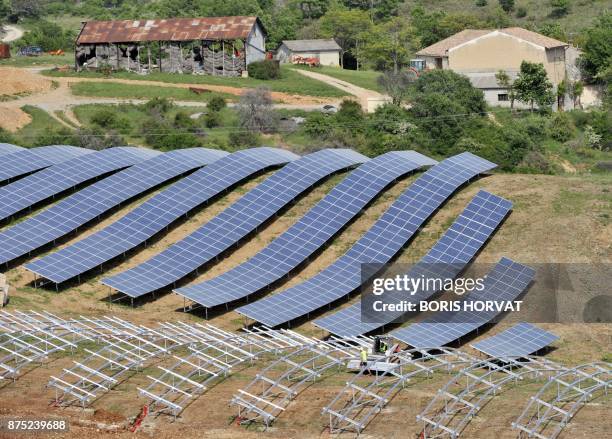 O2011 Solar Module 6,666 2011 Southern 500 Stock Photos, High-Res Pictures, and Images ...