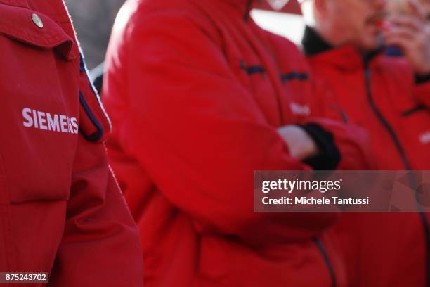 Workers employed by German engineering company Siemens protest pending layoffs in front of the Siemens dynamo factory on November 17, 2017 in Berlin,...