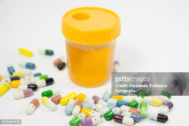 medical treatments - urine sample stock-fotos und bilder