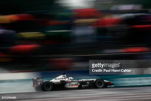 David Coulthard, McLaren-Mercedes MP4-16, Grand Prix of Great Britain, Silverstone Circuit, 15 July 2001.