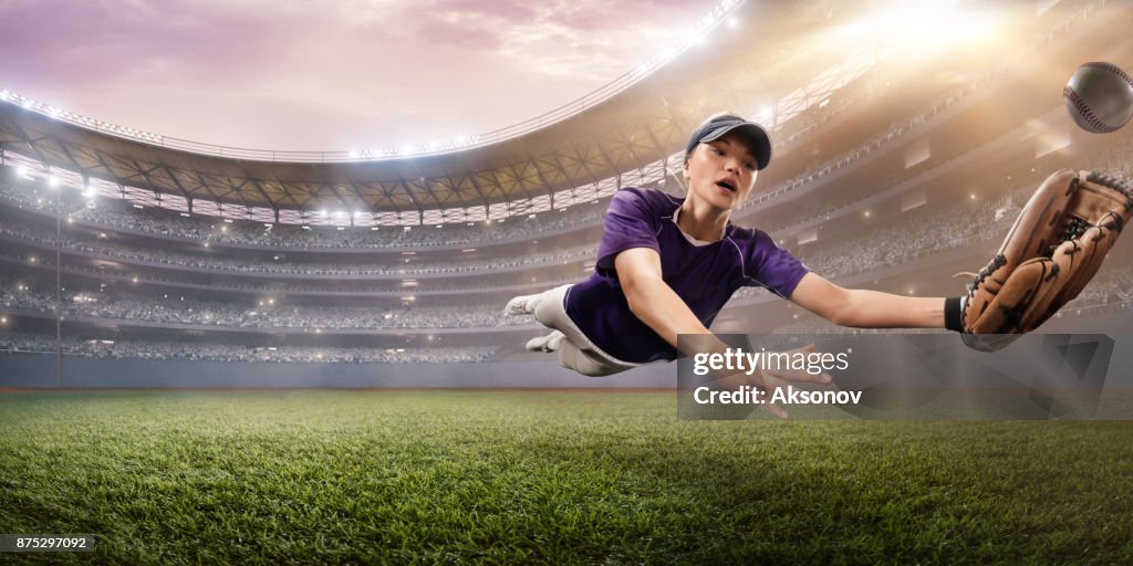 プロの舞台でソフトボール女子選手