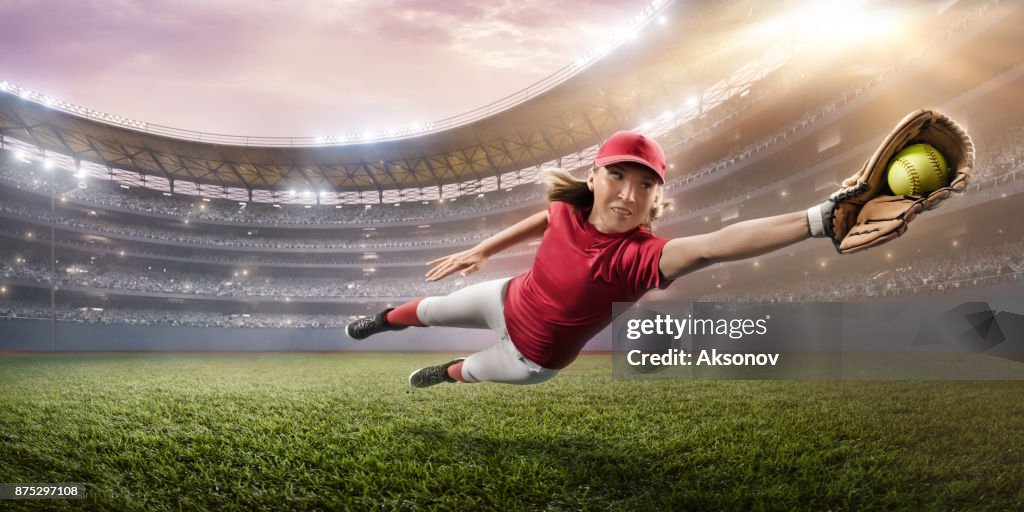 プロの舞台でソフトボール女子選手