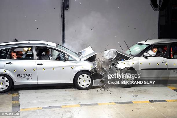 Front Crash Frontal Collision Photos and Premium High Res Pictures - Getty Images