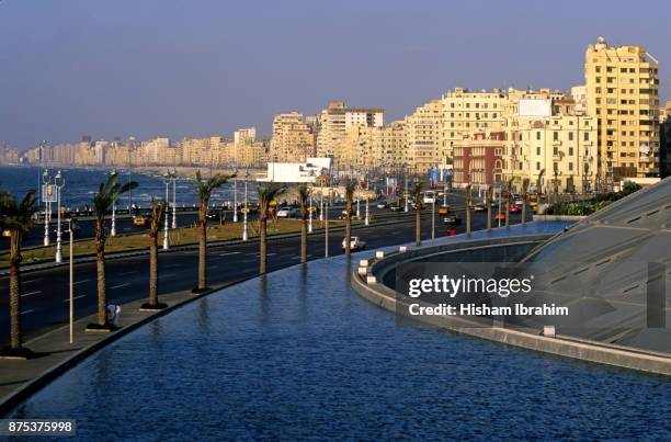 alexandria skyline, el corniche, and the coastline, alexandria, egypt. - bibliothek von alexandria stock-fotos und bilder