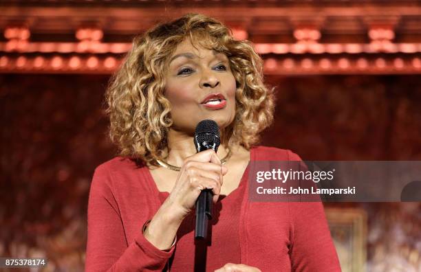 Vivian Reed 286 Vivian Reed Photos & High Res Pictures - Getty Images