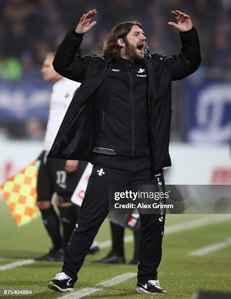 Head coach Torsten Frings of Darmstadt reacts during the Second Bundesliga match between SV Darmstadt 98 and SV Sandhausen at Jonathan-Heimes-Stadion...