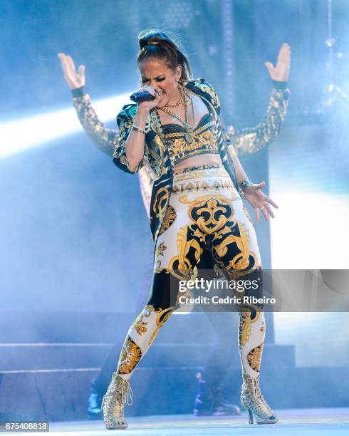 Jennifer Lopez performs during the Dubai International Airshow Gala Dinner at Atlantis The Palm on November 15, 2017 in Dubai, United Arab Emirates.