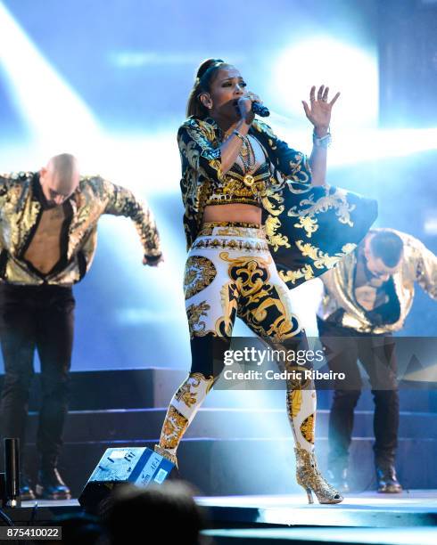 Jennifer Lopez performs during the Dubai International Airshow Gala Dinner at Atlantis The Palm on November 15, 2017 in Dubai, United Arab Emirates.