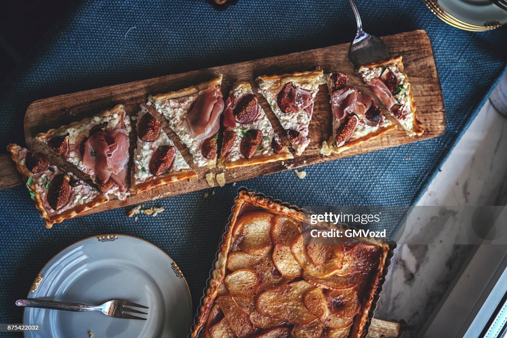 Tart with Figs and Mascarpone Cheese Served with Honey