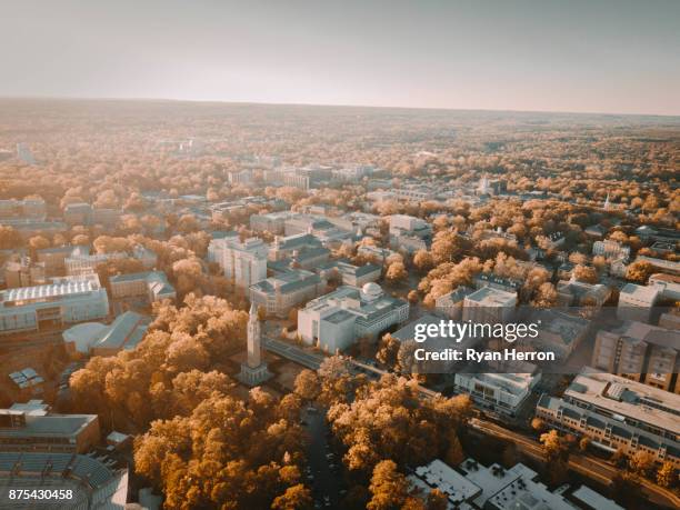 foto aérea da unc campus - campus - fotografias e filmes do acervo