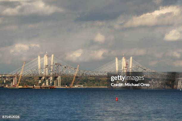 the new tappan zee bridge construction - thruway stock-fotos und bilder