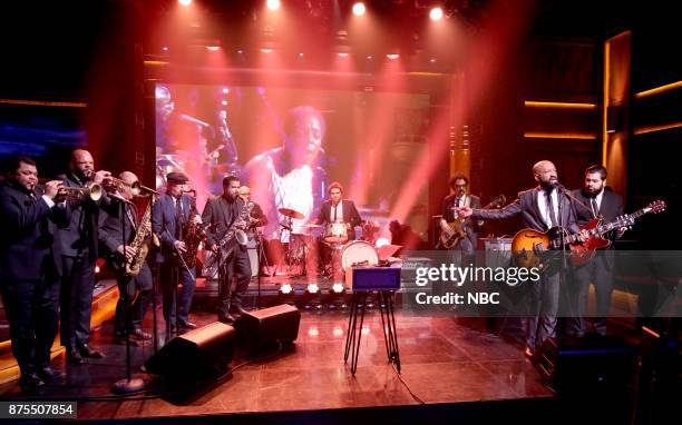 The Roots Fallon 115 Sharon Fallon Stock Photos, High-Res Pictures, and Images - Getty ...
