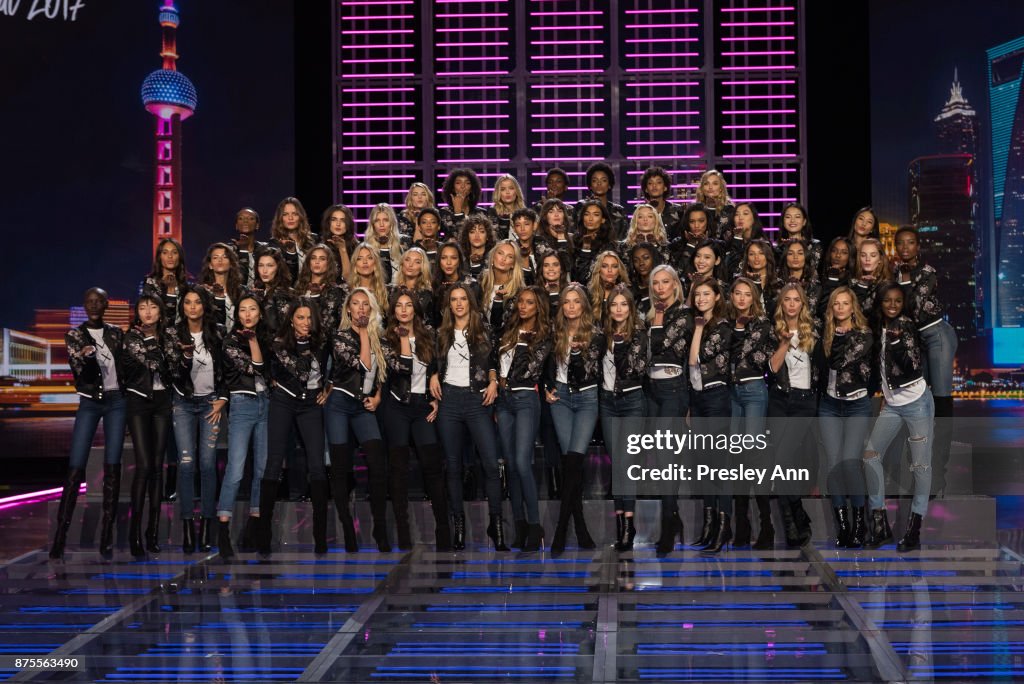 Victoria's Secret Fashion Show 2017 - All Model Appearance At Mercedes-Benz Arena