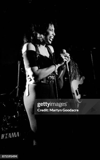 American singer-songwriter Nona Hendryx performs on stage at the Borderline, Charing Cross Road, London, 1989.