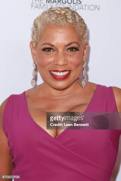 Talk show host/honoree Rolonda Watts attends the CARRY's 10th Annual Gala at The Beverly Hilton Hotel on November 17, 2017 in Beverly Hills,...